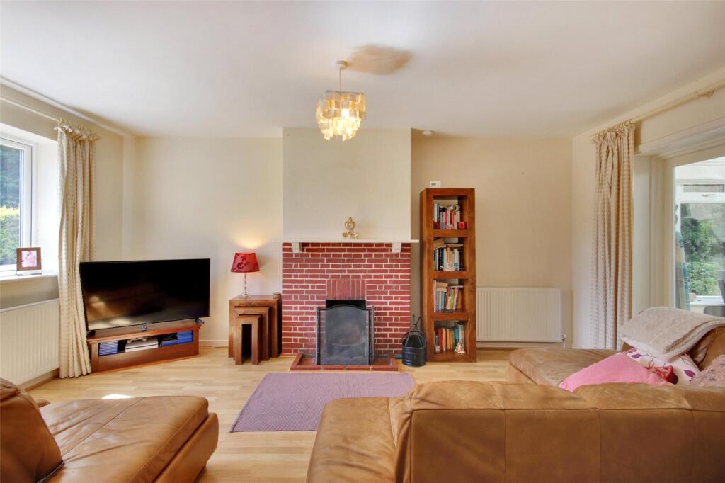 Holtye Road, East Grinstead, West Sussex, RH19 photo 2