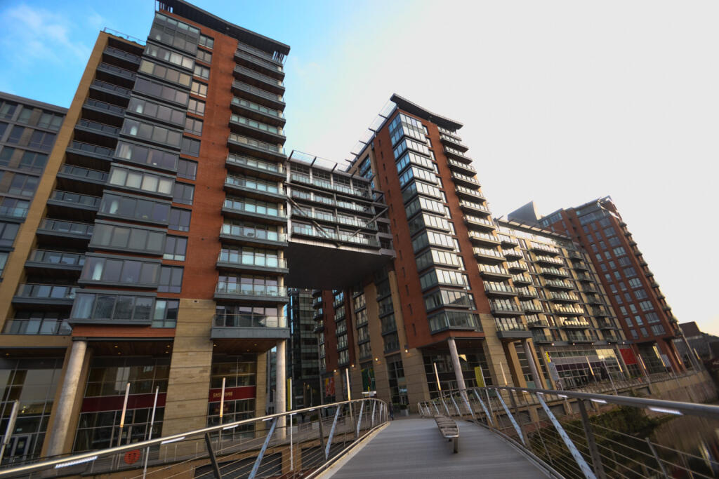 2-bed apartment on Leftbank, Block 18, Manchester, M3 3AJ, £265,000