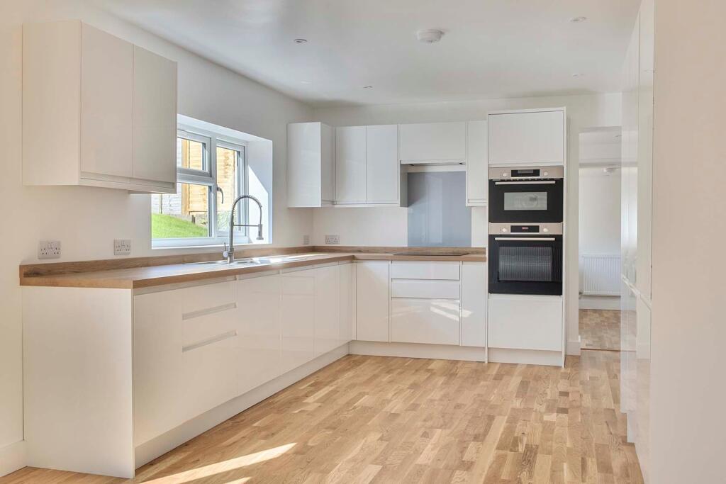 54 Burrell Road, Compton photo 4