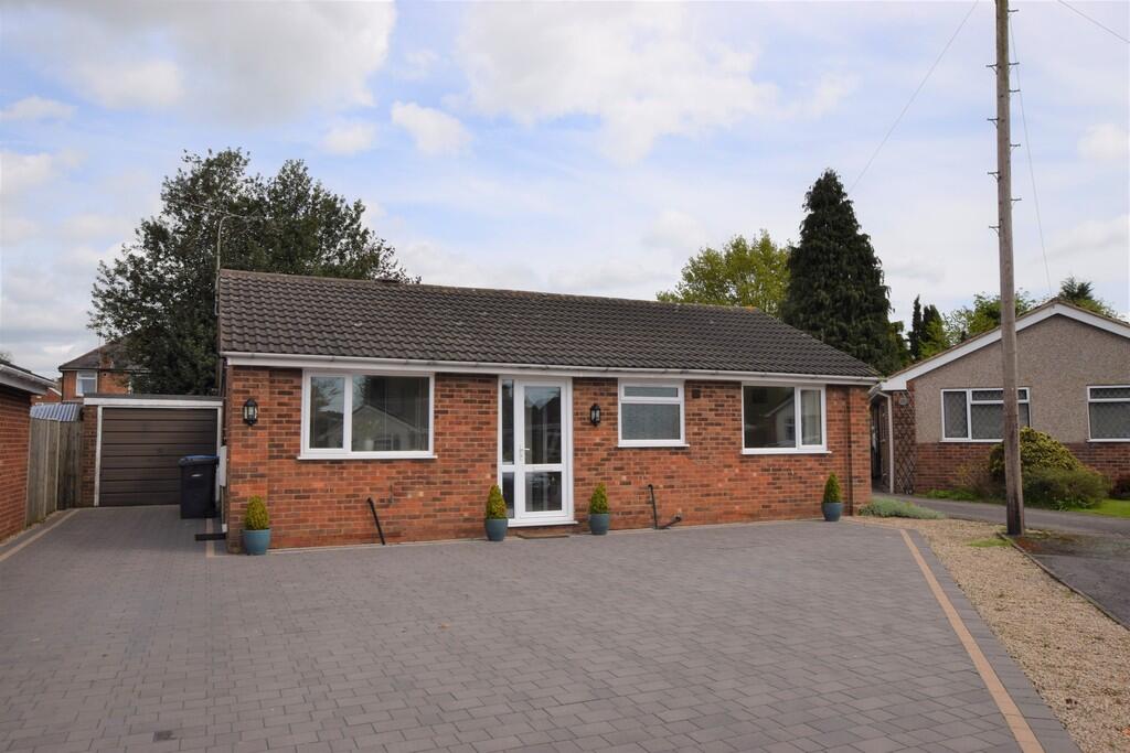 Main image of property: Battledown Close, Hinckley
