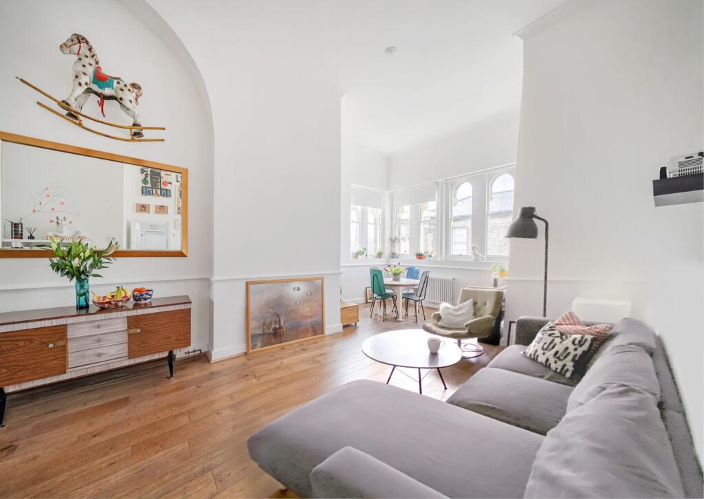 Apartment in London - View 2
