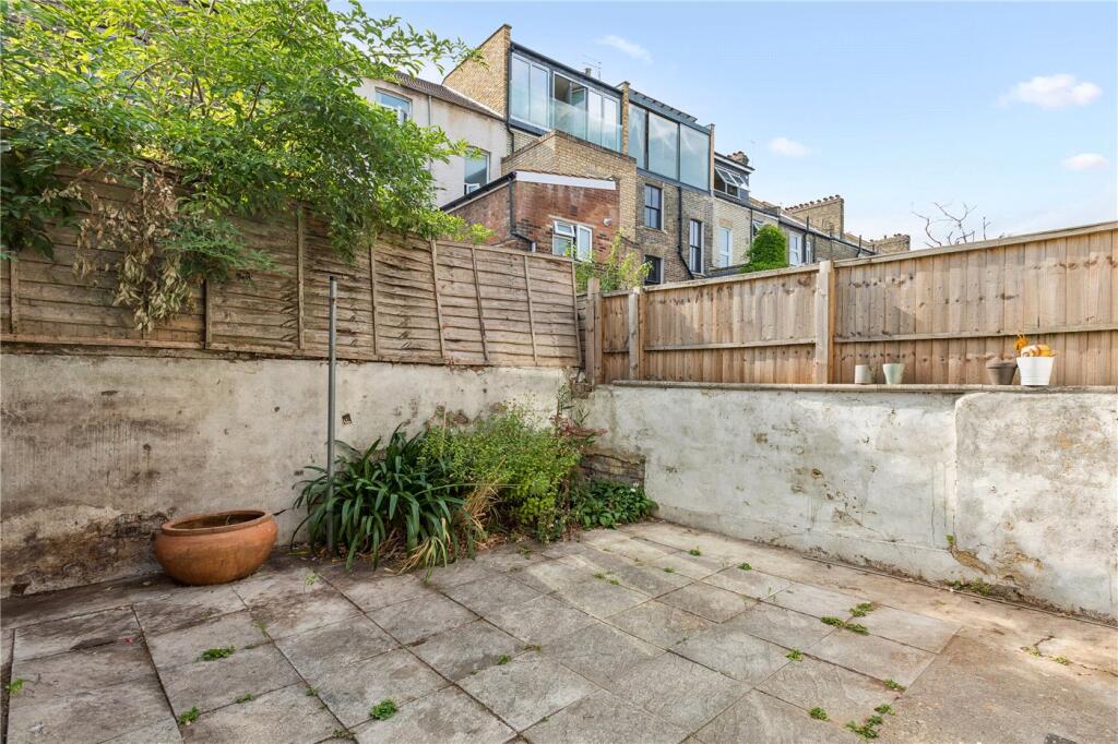 House in London - View 4