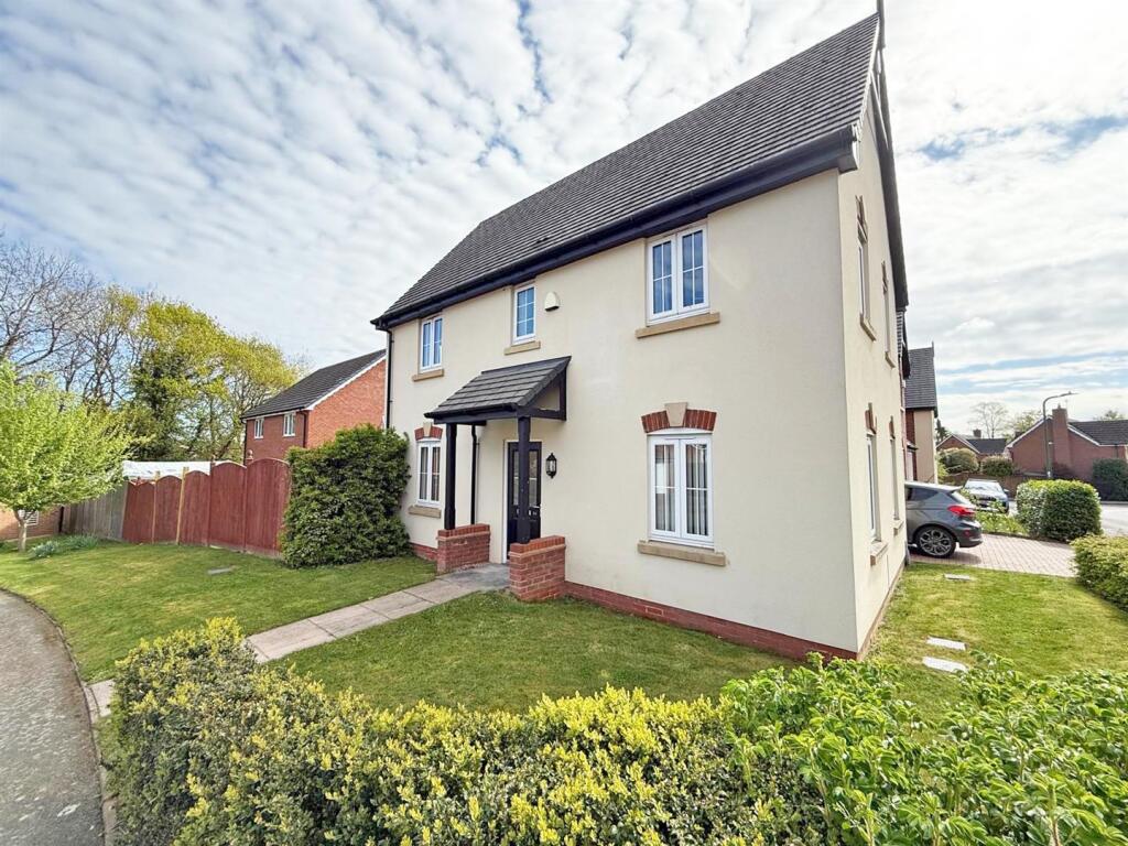 3-bed detached on Ingleby Way, The Mount, Shrewsbury, £375,000