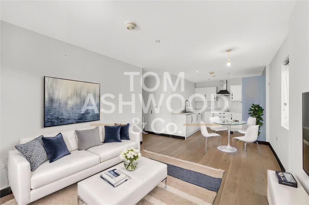 Apartment in London - More