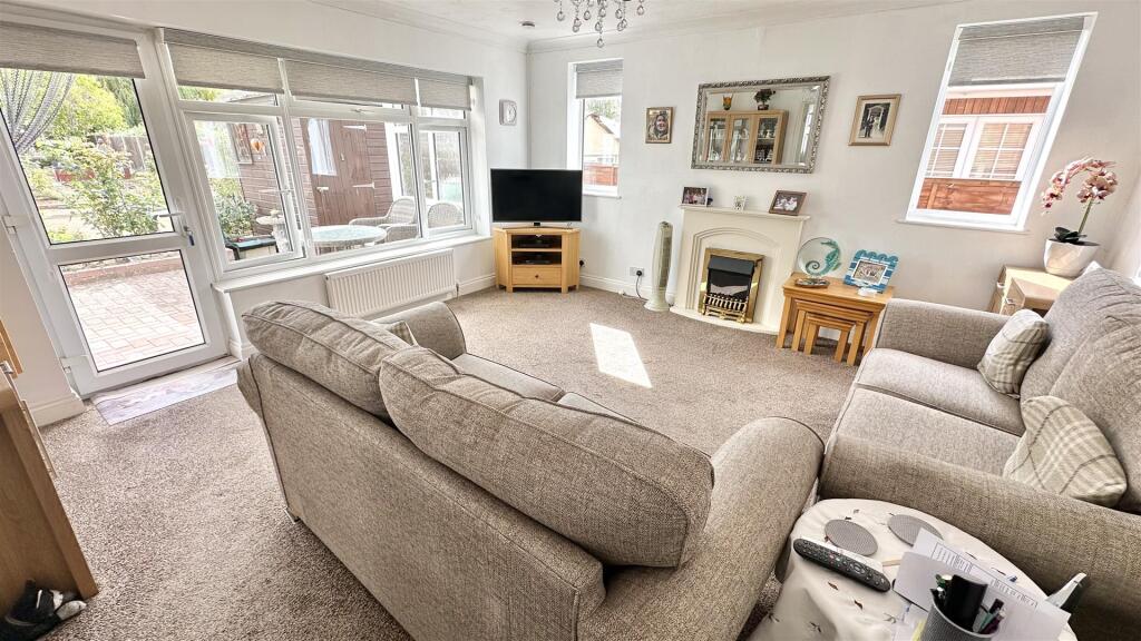 House in Clacton-on-Sea, Jaywick - More