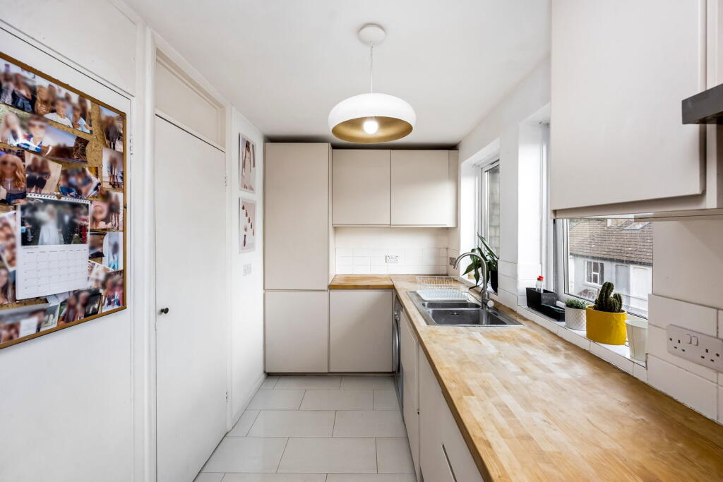 Apartment in Brighton - View 5