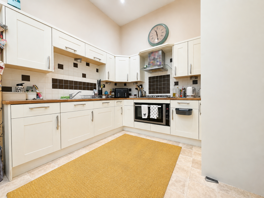 House in Bradford, Ferncliffe, Bingley - View 2