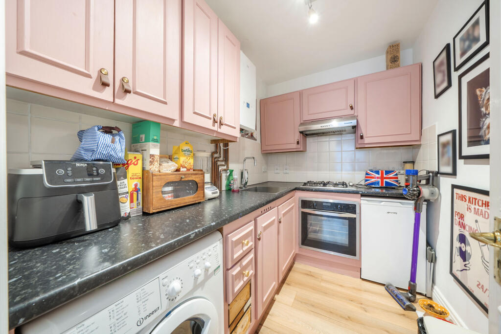 Apartment in London - View 3