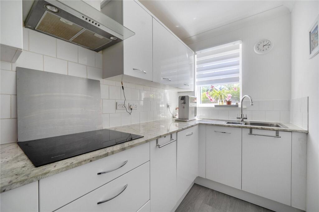 House in Woking, Maybury, Sheerwater - View 5