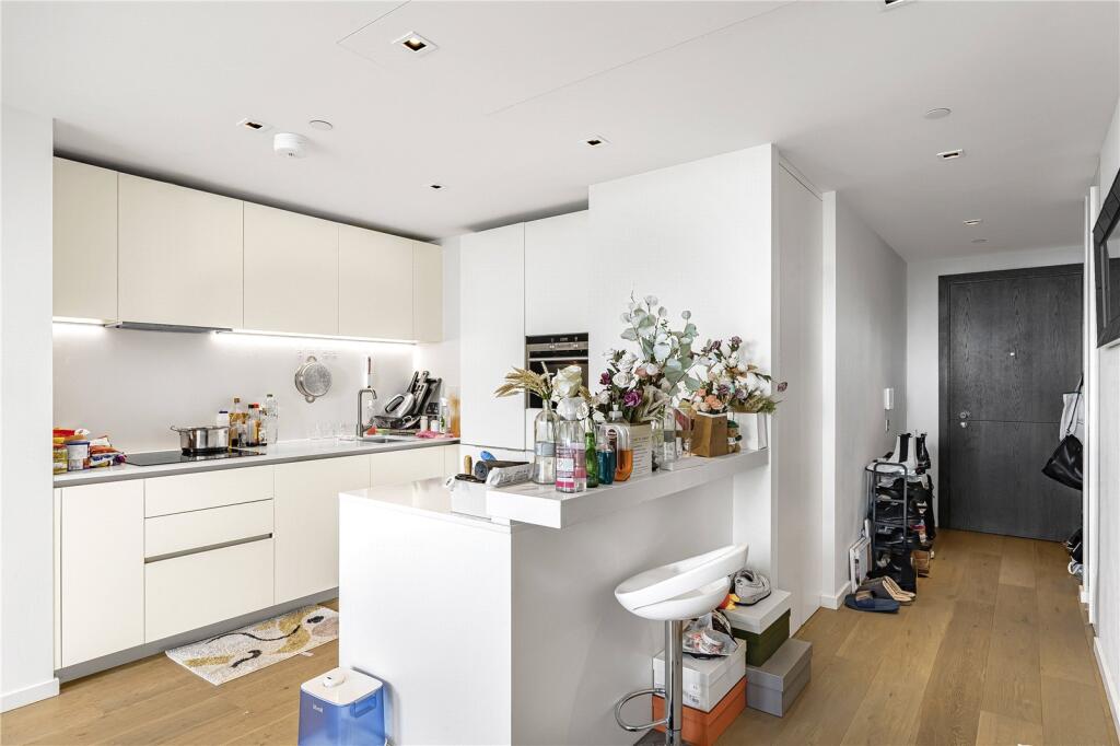 Main image of property: South Bank Tower, SE1