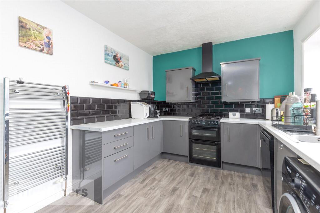 House in Hyndburn, Oakenshaw - More
