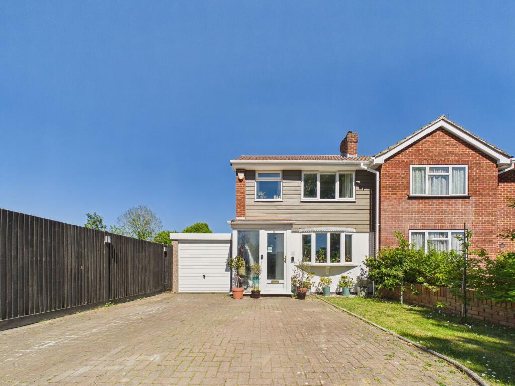 Main image of property: Fullbrook Crescent, Tilehurst, RG31