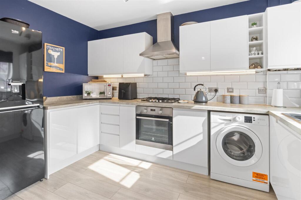 Akehurst Close, Hellingly, Hailsham photo 4