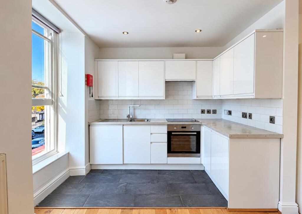 Apartment in Bath - View 4