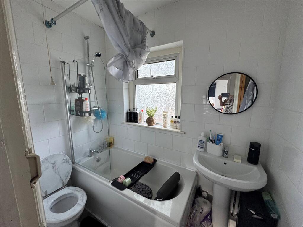 Amroth Road, Caerau, Cardiff, CF5 photo 4