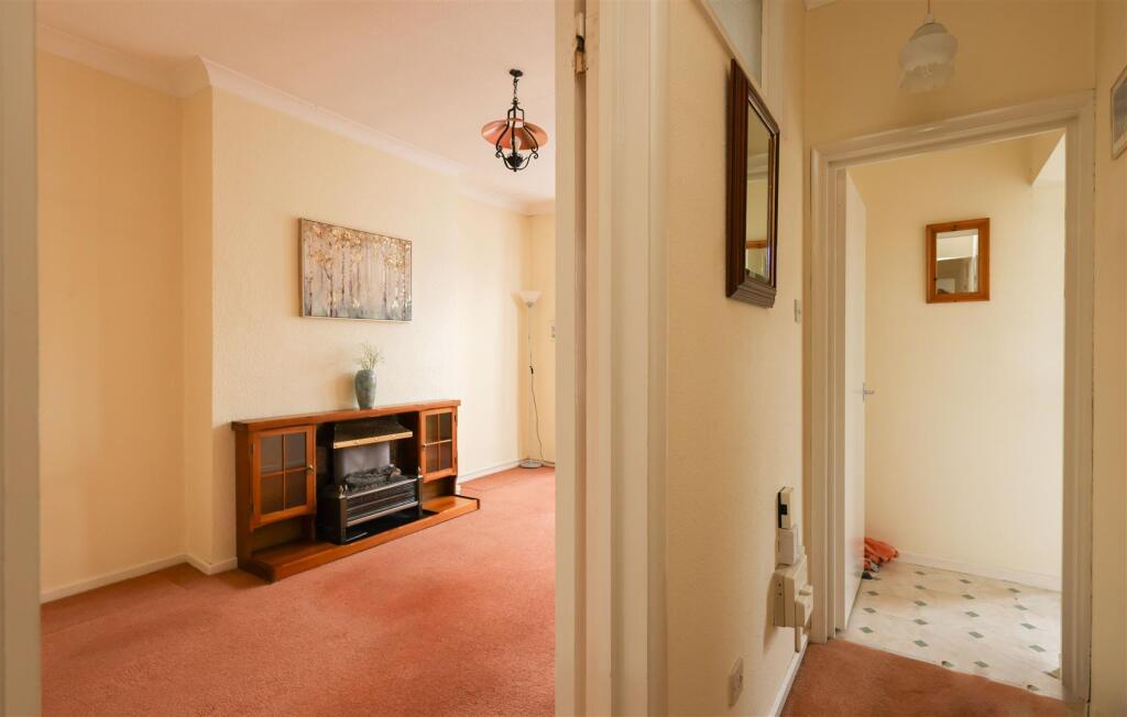 Apartment in Bexhill-on-Sea, Central - More