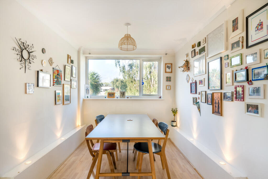 House in London - View 4