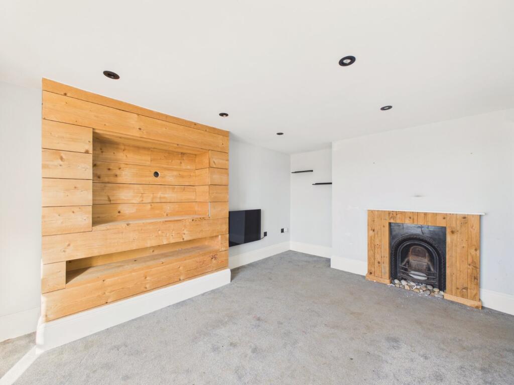 Apartment in Sandgate, Golden Valley - View 5