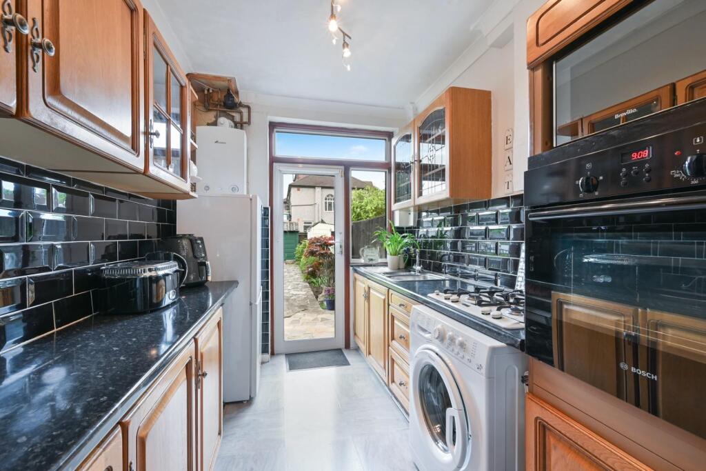 House in Epsom and Ewell, Cuddington, Stoneleigh - View 5