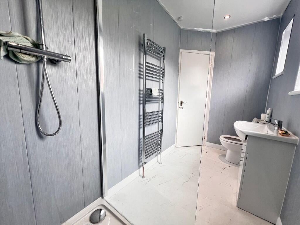 Runswick Avenue, Redcar, North Yorkshire, TS10 photo 4