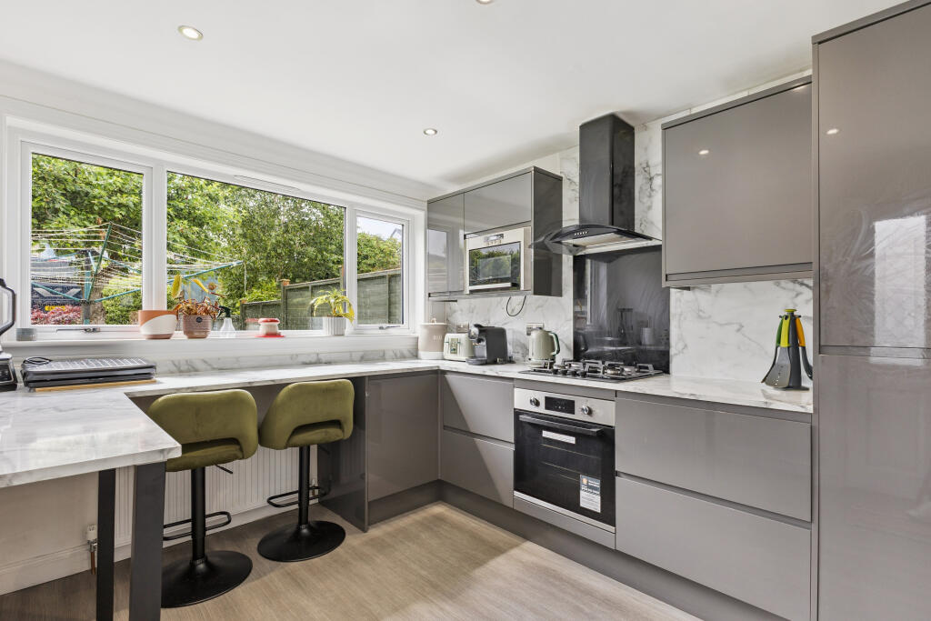 House in Perth, Fairfield - View 4