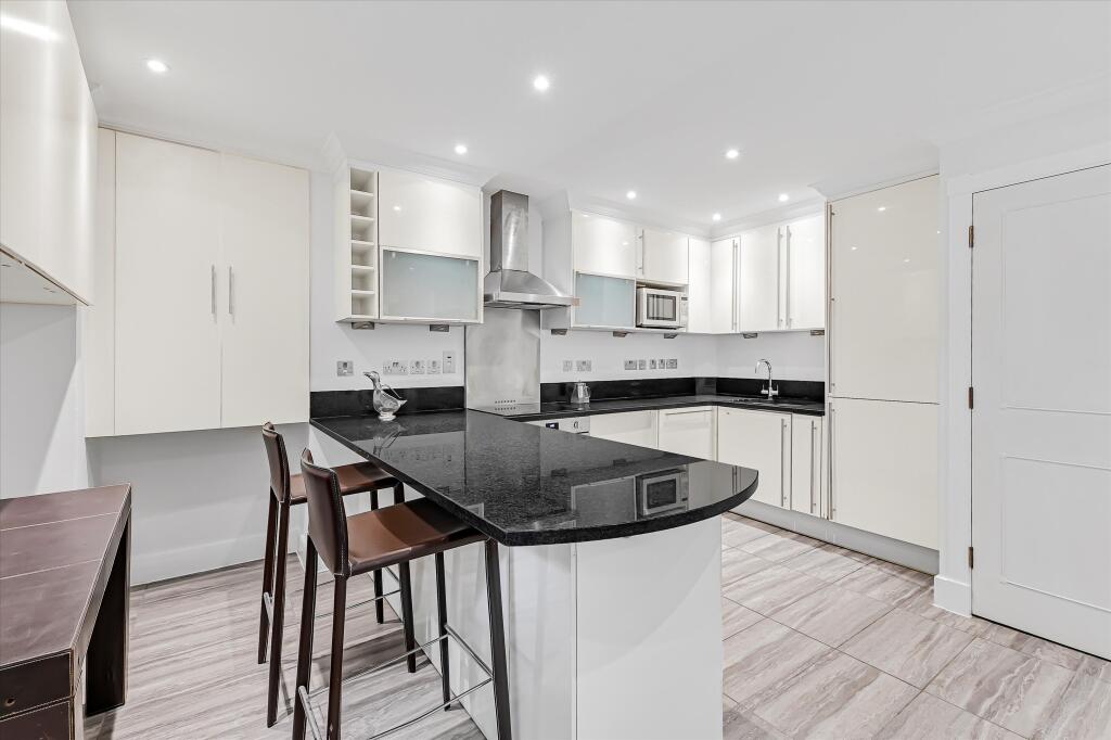 3 bedroom maisonette for rent