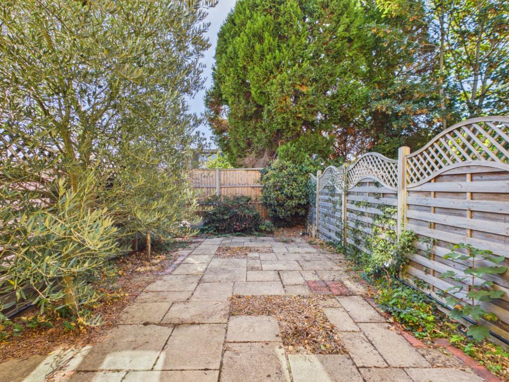 House in Slough - View 4