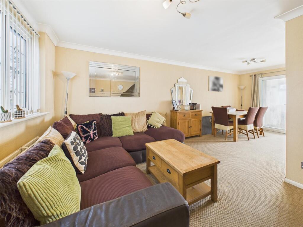 Combe Road, Tilehurst, Reading photo 3