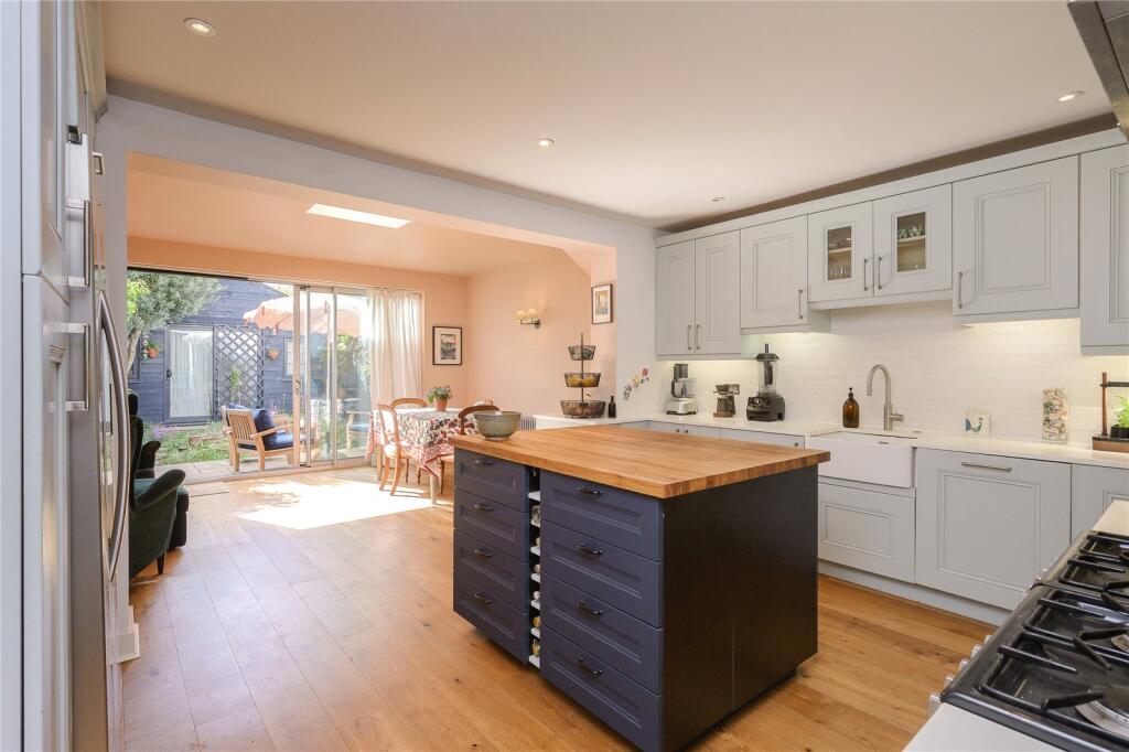 House in Twickenham - View 3