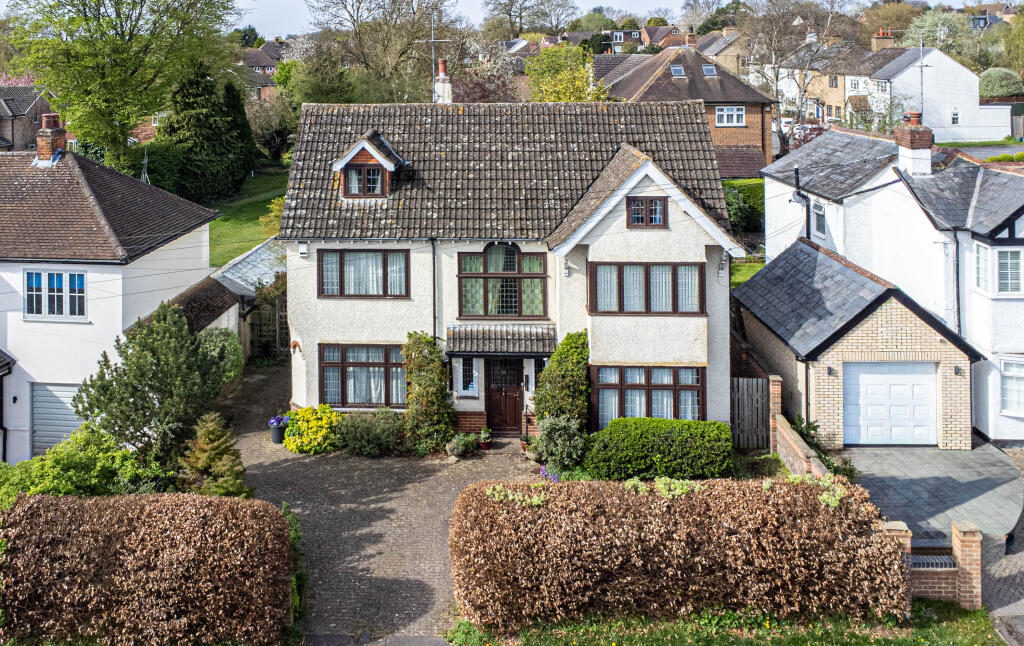 Main image of property: Dunstable Road, Redbourn, AL3