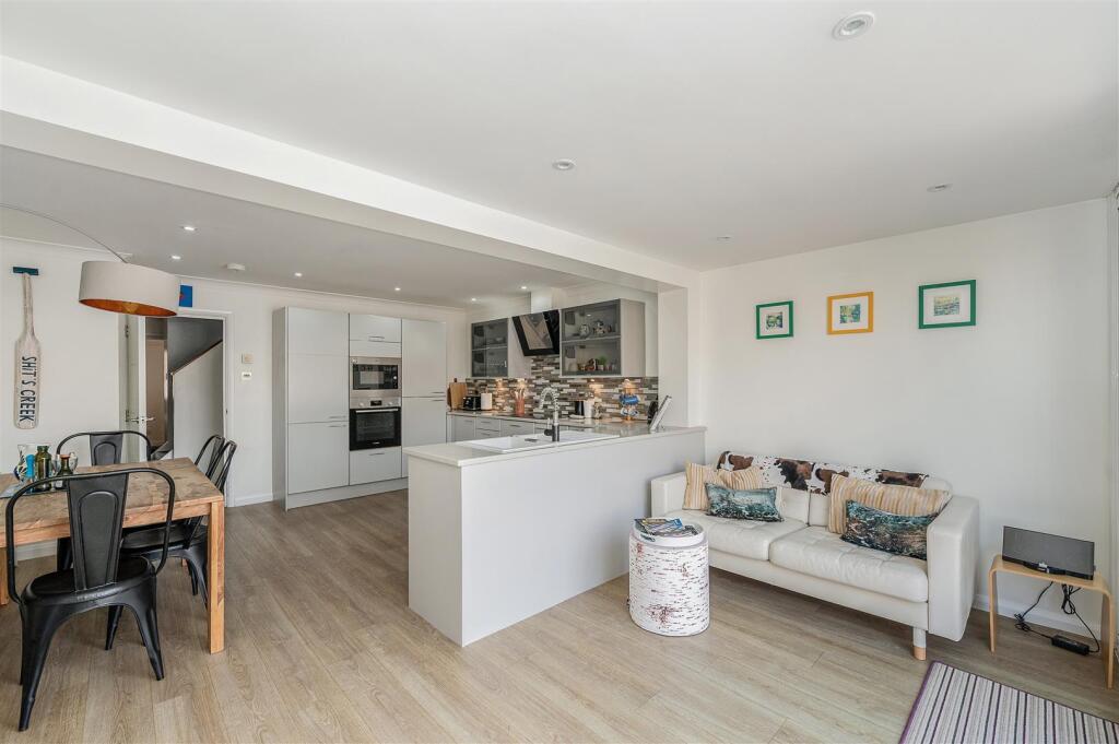House in Portsmouth - View 4