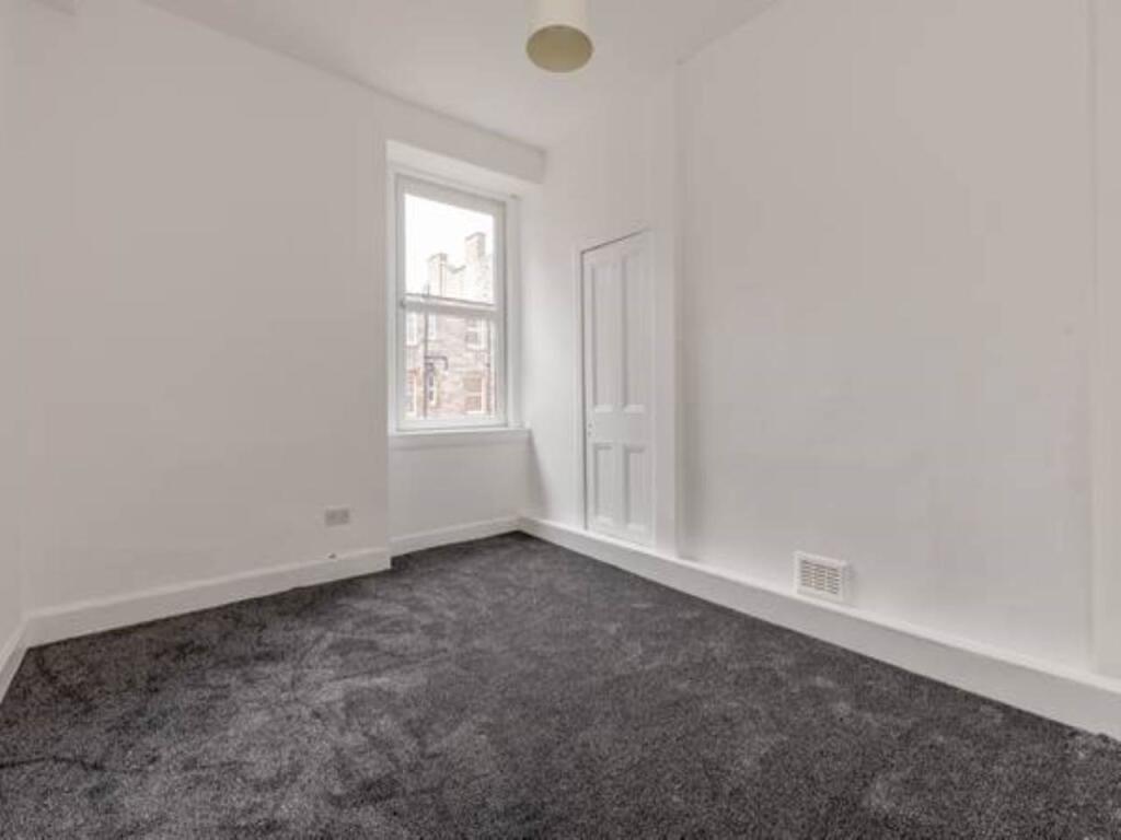 Apartment in Edinburgh - More