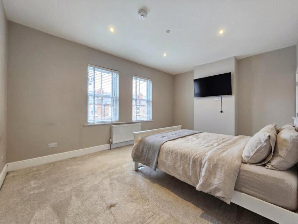 Apartment in London - More