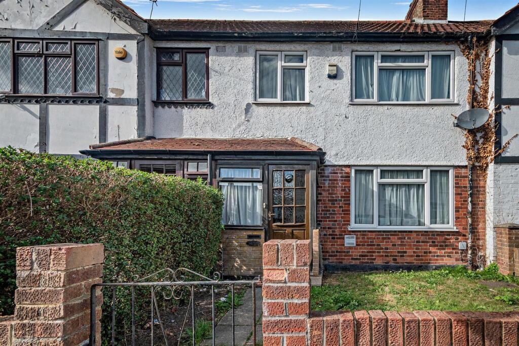 3-bed terraced on Tudor Road, Hayes, £500,000