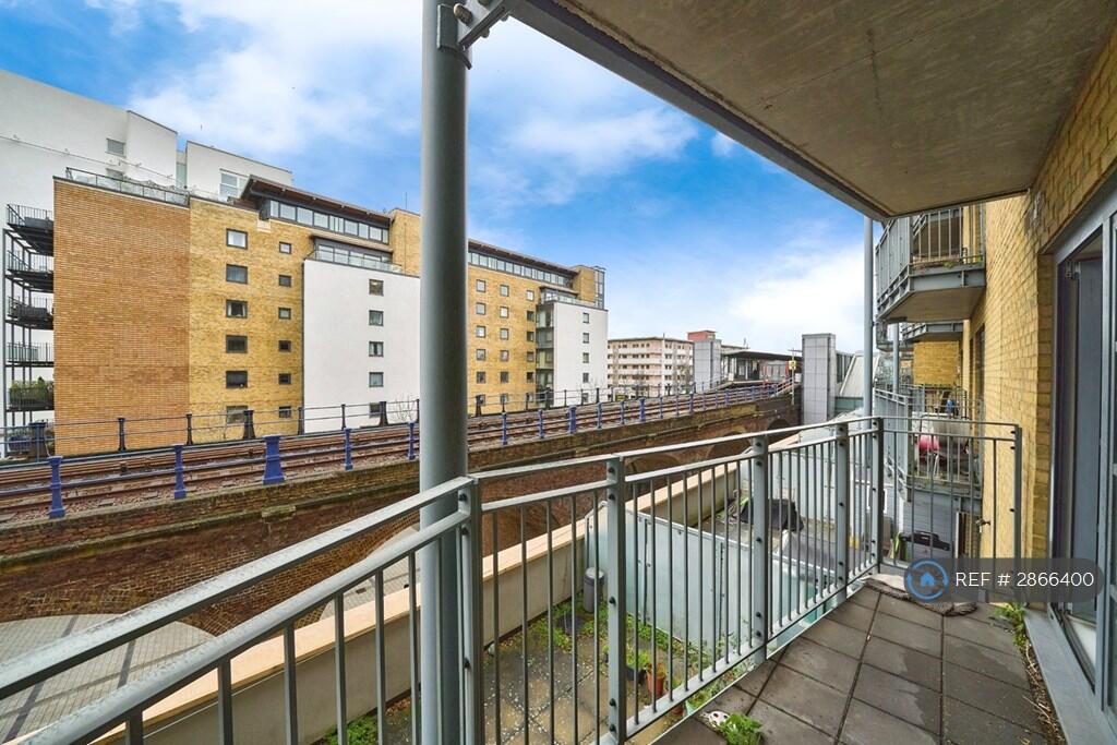 Main image of property: Commercial Road, London, E14