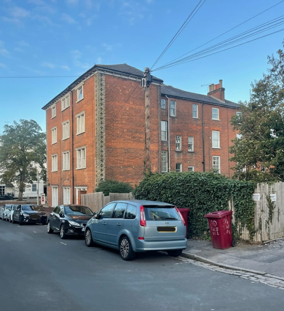 Flat 11, 127 Castle Hill, Reading, Berkshire RG1 7SY photo 4