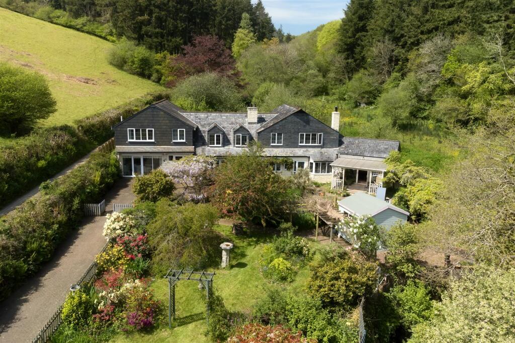 Main image of property: Looe Valley