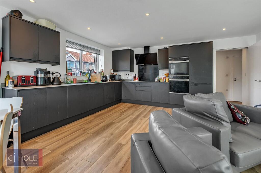 6 bedroom apartment for rent