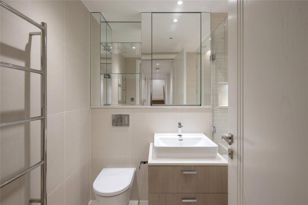 Apartment in London - View 5