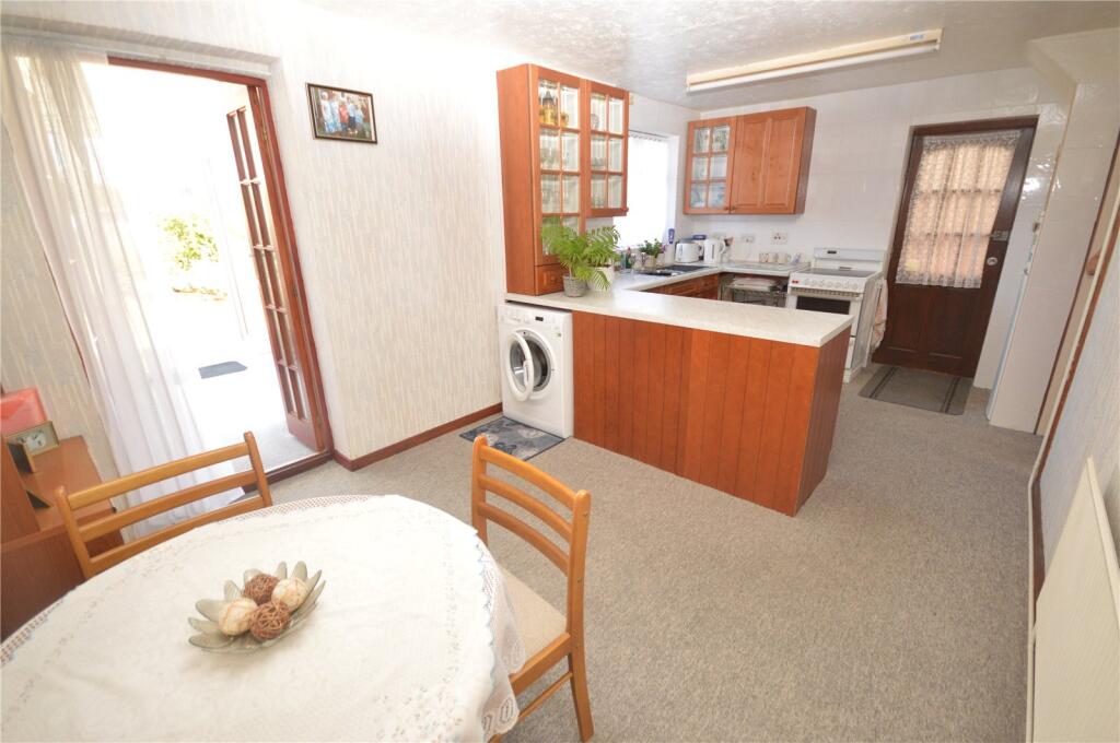 House in Luton - View 4