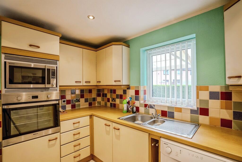 Bryngwyn Close, Hereford - View 3