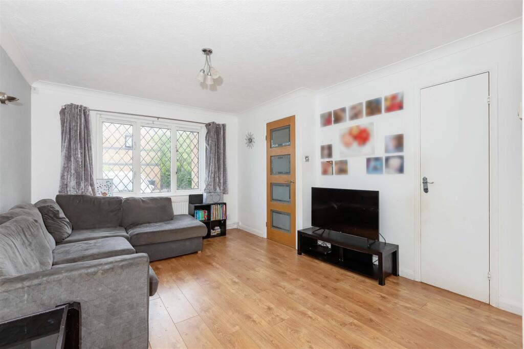 House in Worthing, West Sussex - View 2