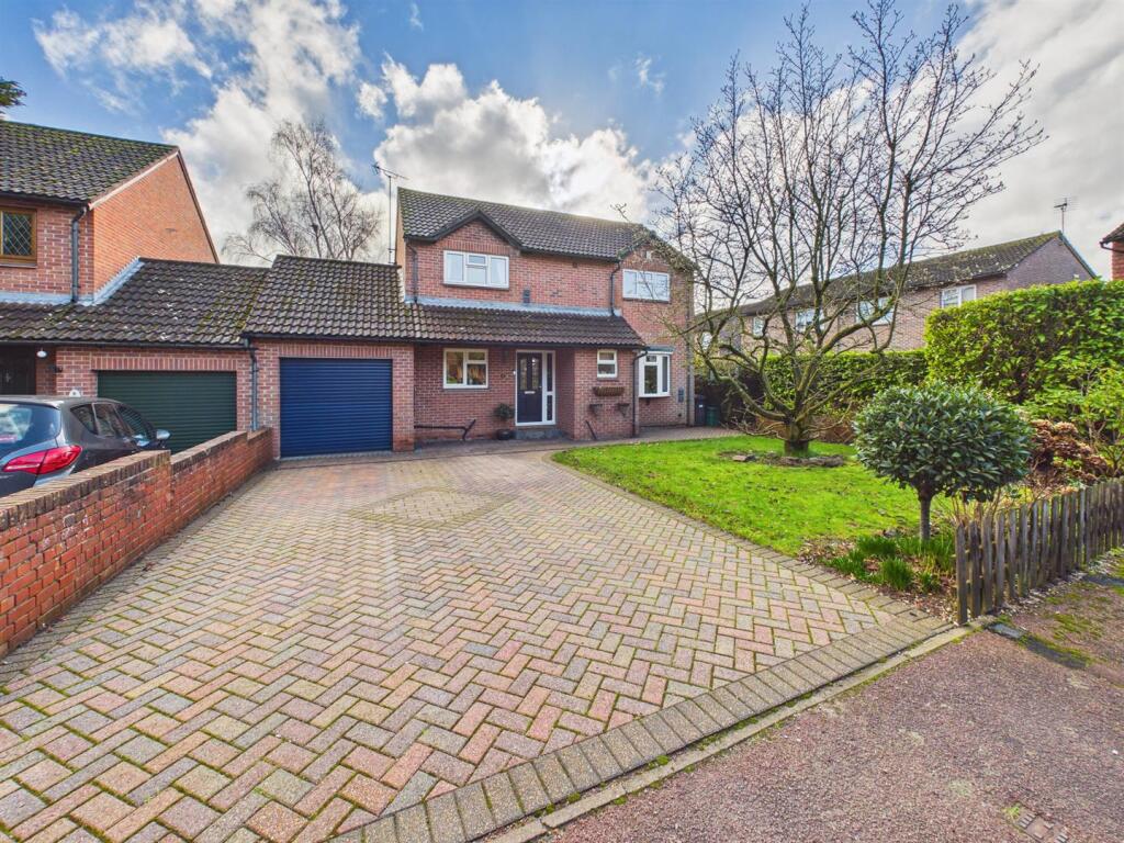 Main image of property: Camden Place, Calcot, Reading