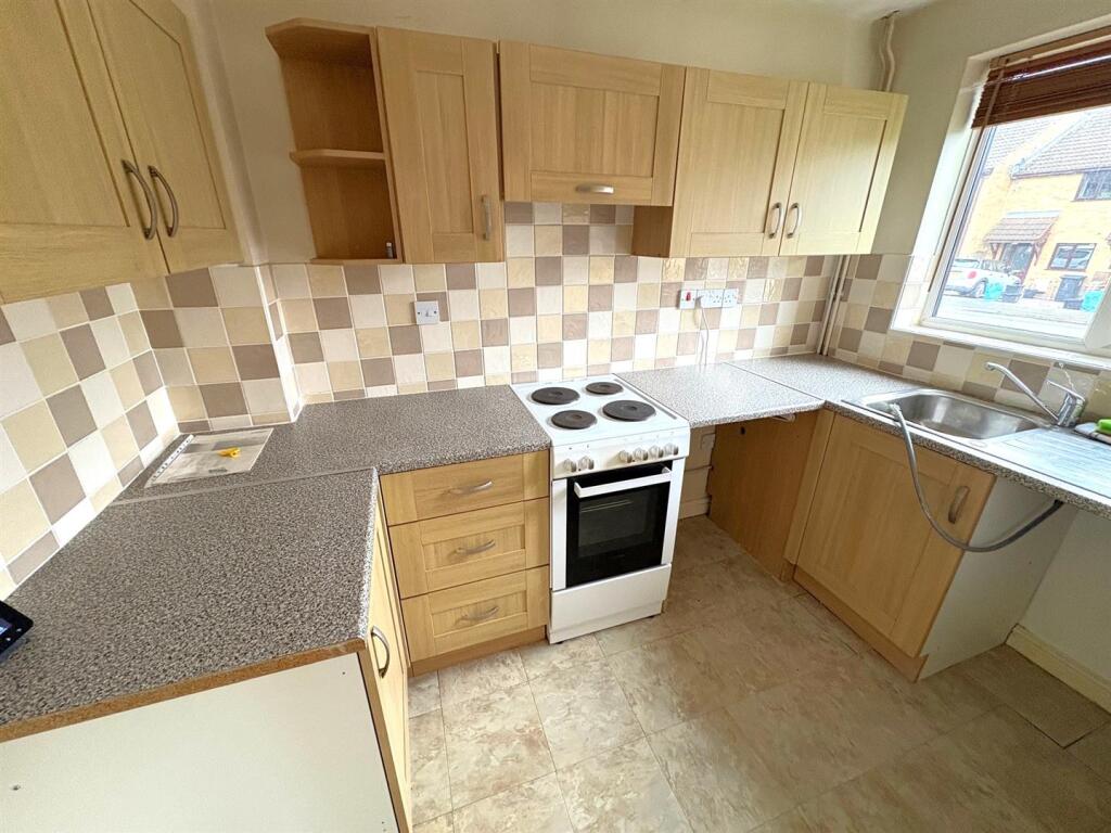 Dykes Mews, Chiseldon, Swindon photo 3