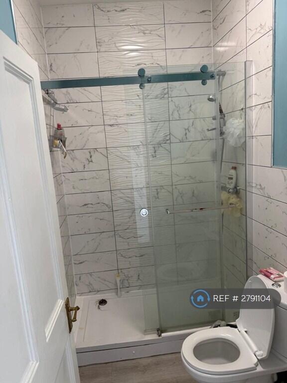 1 bedroom house share for rent