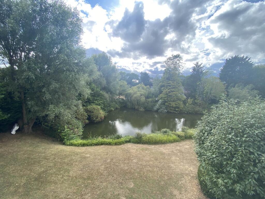 Apartment in Watford - View 4