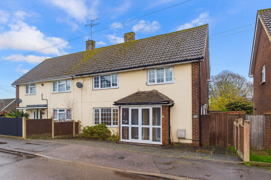 3-bed semi-detached on Daggsdell Road, Hemel Hempstead, HP1, £475,000
