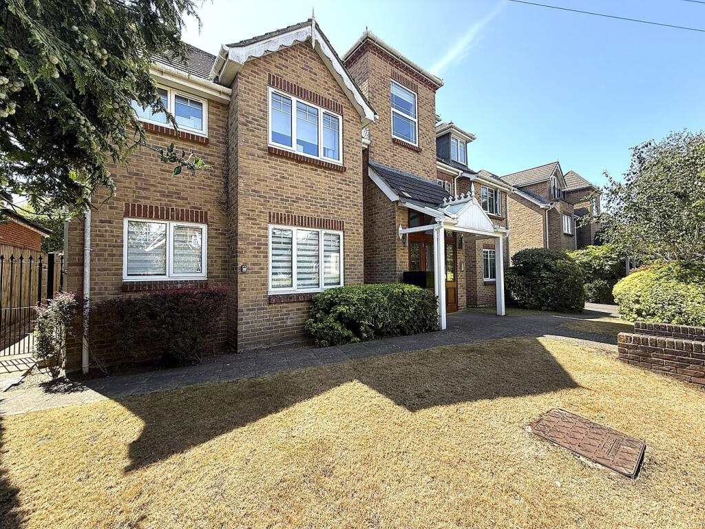 Apartment in Poole, Penn Hill - View 2