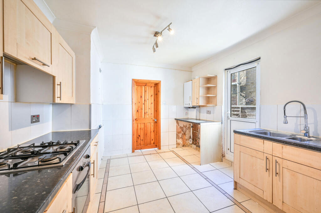 Apartment in London - View 5