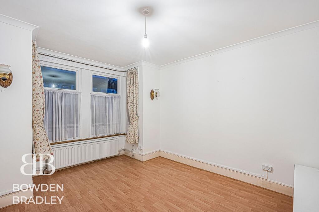 House in London, Gants Hill - View 3